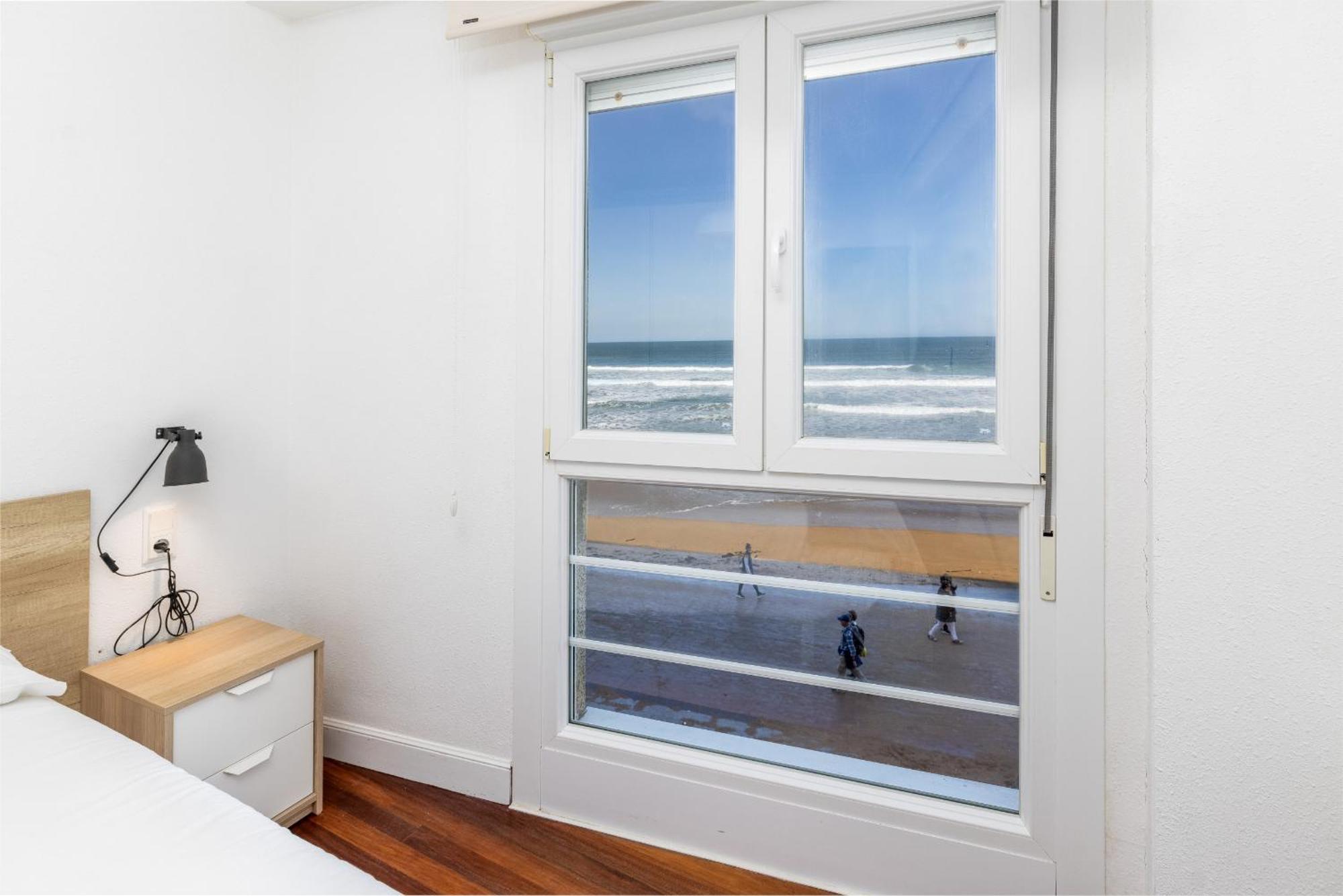 Apartment Egona - Primera Linea De Playa Con Parking -