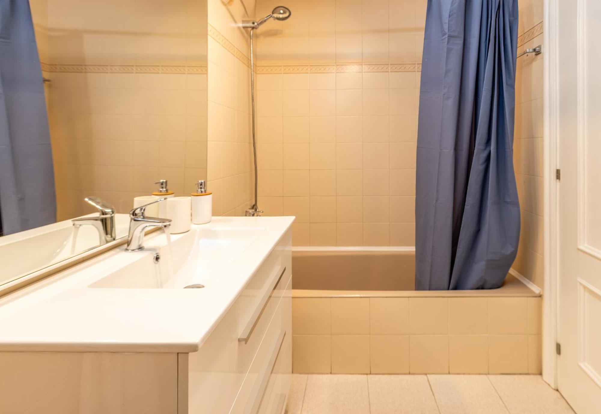Apartment Egona - Primera Linea De Playa Con Parking - *