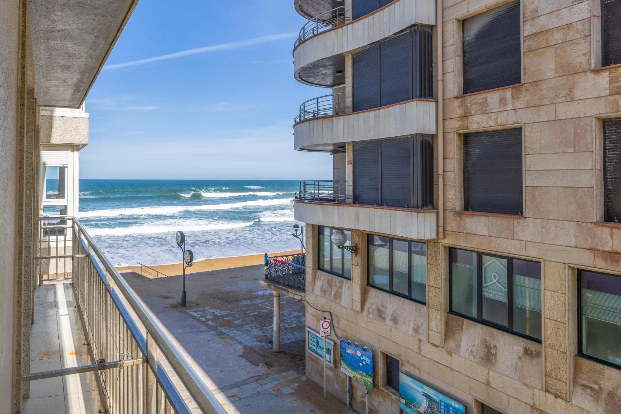 Egona - Primera Linea De Playa Con Parking - Apartment